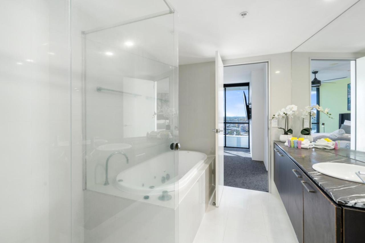 Avalon - Privately Managed & Self Contained - Wow Apartment Gold Coast